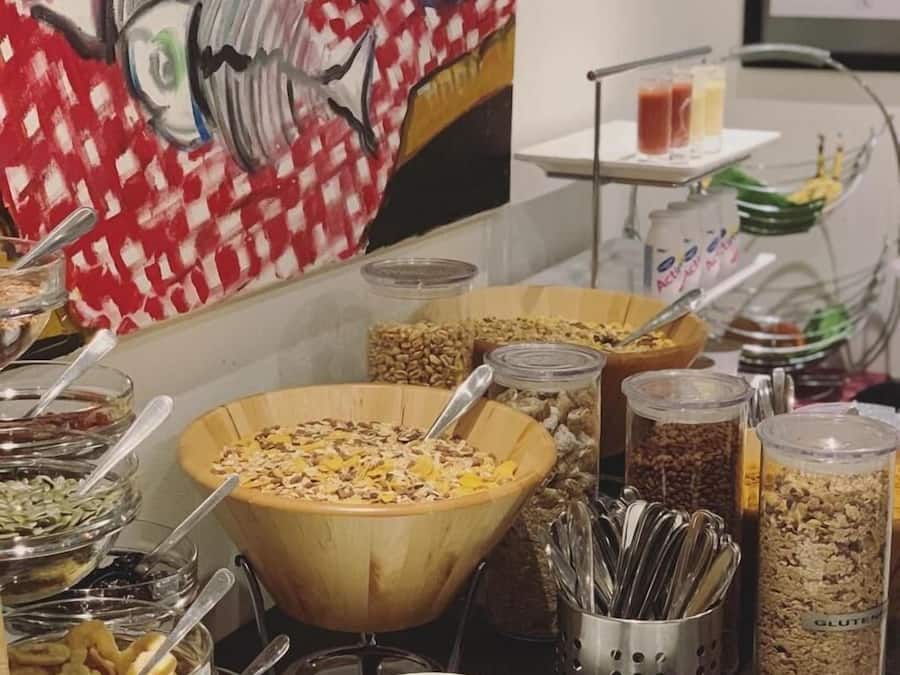 Daily buffet breakfast (EUR 12.9 per person)