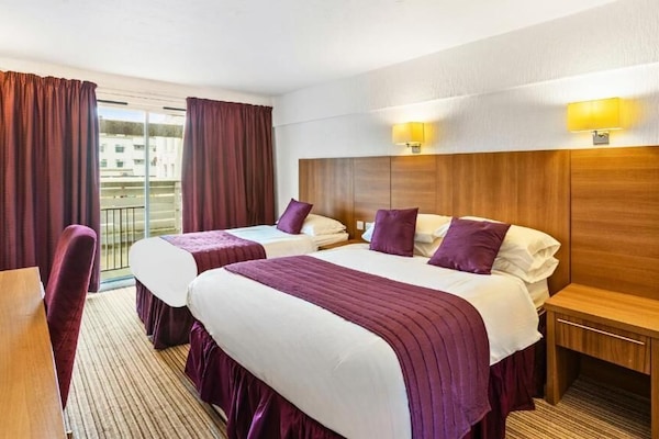 Standard Triple Room, Multiple Beds, Non Smoking | Individually decorated, individually furnished, desk, laptop workspace