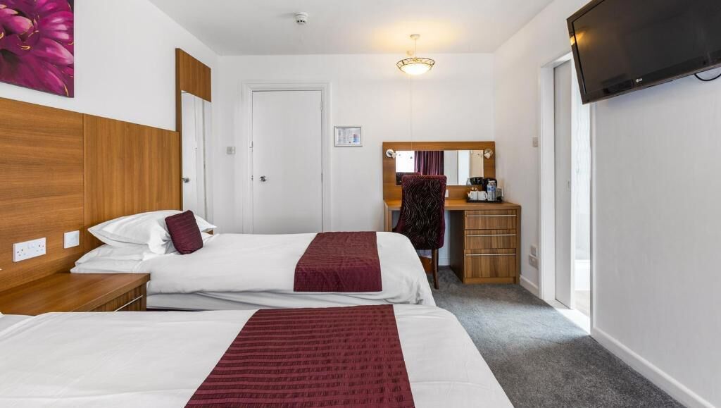 Standard Twin Room, 2 Twin Beds, Non Smoking | Individually decorated, individually furnished, desk, laptop workspace