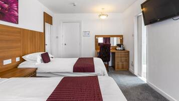 Standard Twin Room, 2 Twin Beds, Non Smoking | Individually decorated, individually furnished, desk, laptop workspace