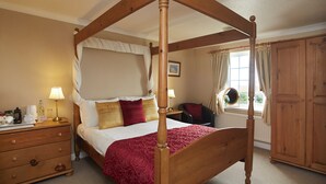 Egyptian cotton sheets, iron/ironing board (on request), free WiFi - Smugglers Rock House (Scarborough)