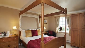 Egyptian cotton sheets, iron/ironing board, free WiFi, bed sheets