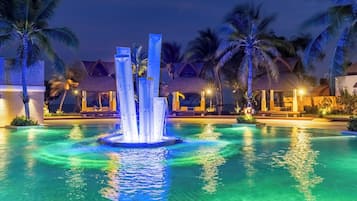 Kolam renang outdoor
