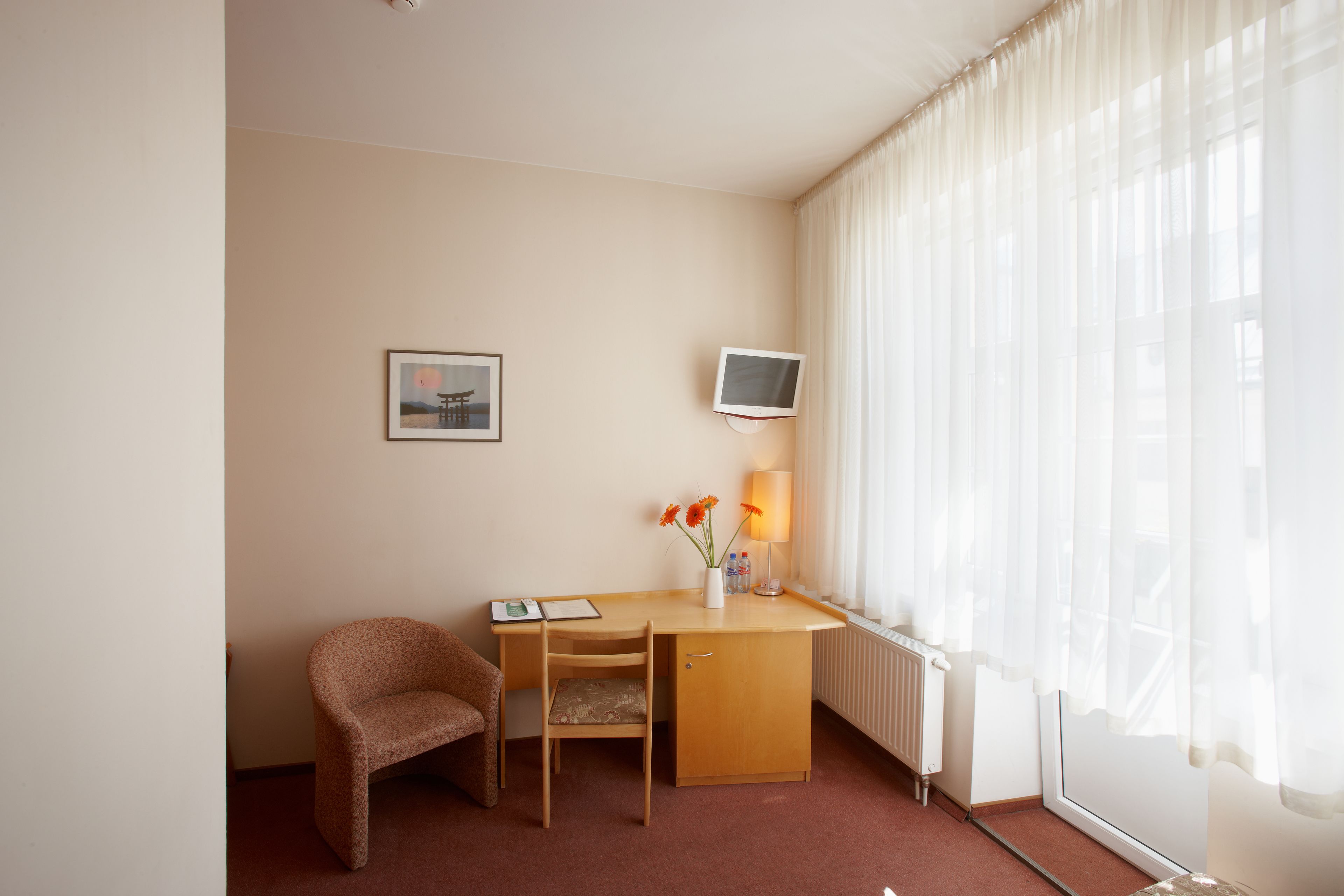 superior double or twin room | minibar, in-room safe, desk, soundproofing