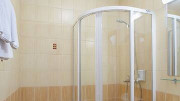 Double or Twin Room | Bathroom