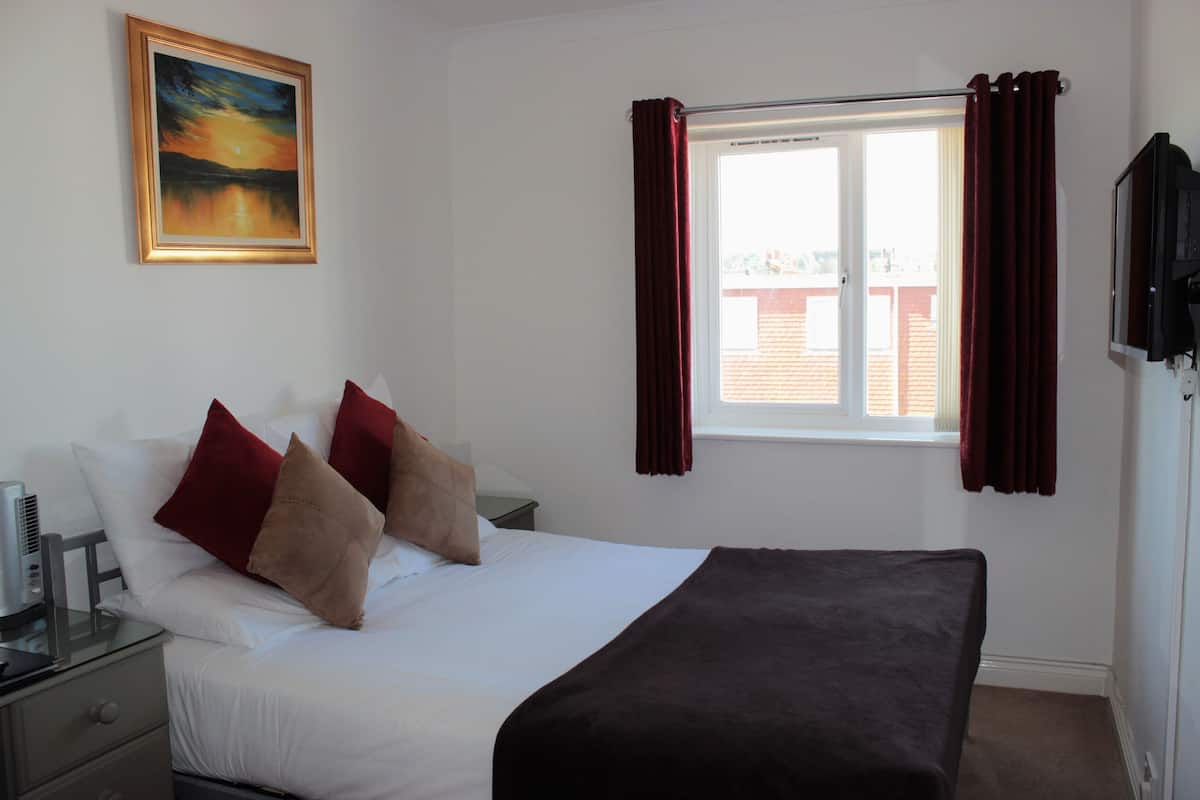 Double Room (Room9) | Individually decorated, free WiFi, bed sheets
