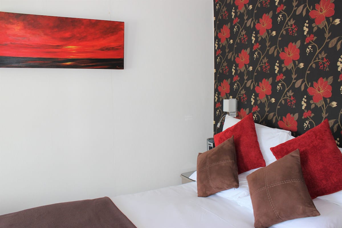 Double Room (Room7) | Individually decorated, free WiFi, bed sheets