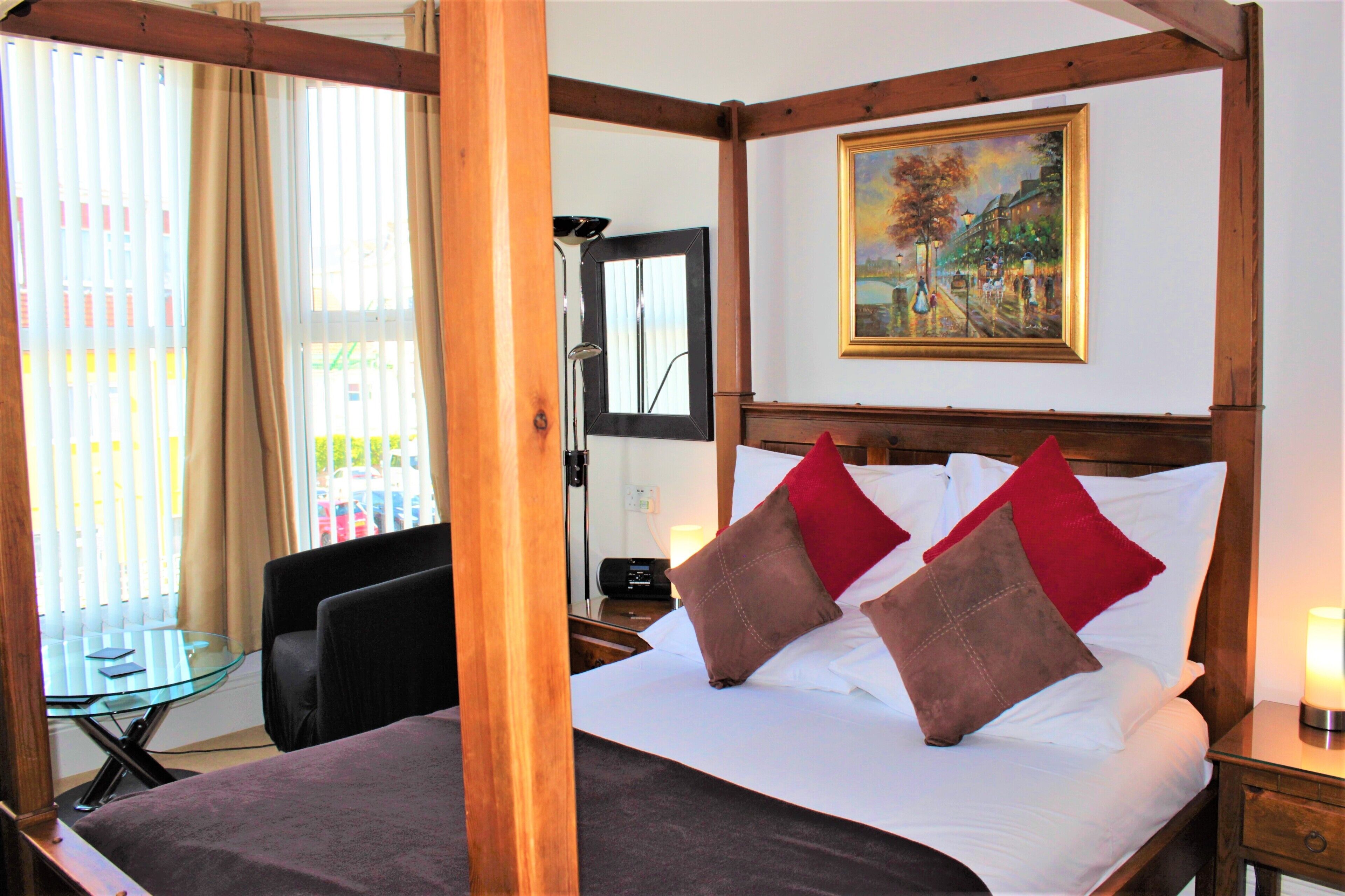 Classic Double Room (Four Poster) | Individually decorated, free WiFi, bed sheets