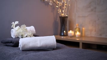 Sauna, Whirlpool, Körperbehandlungen, Warmsteinmassagen