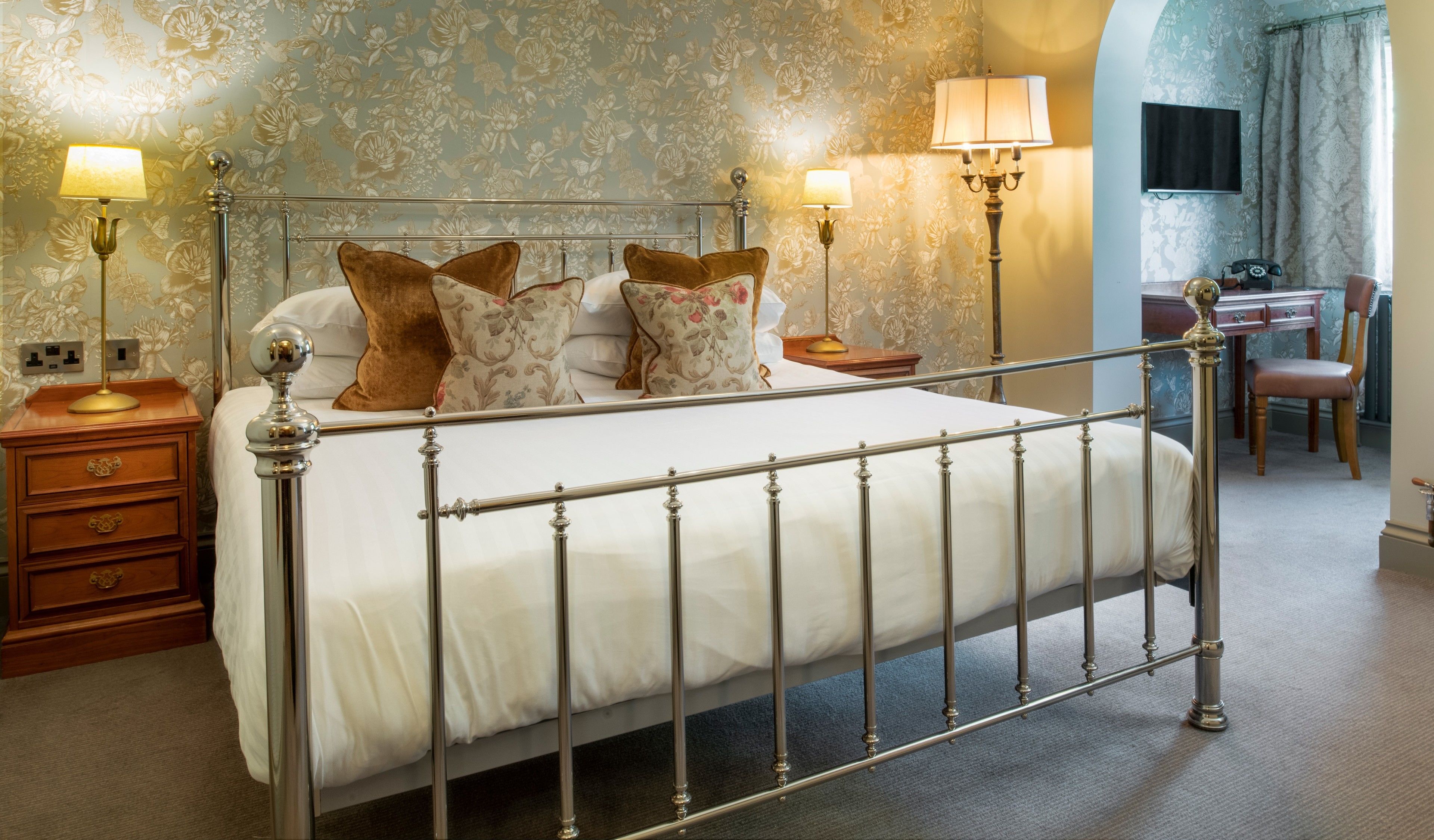 superior double room | 1 bedroom, laptop workspace, blackout curtains, iron/ironing board