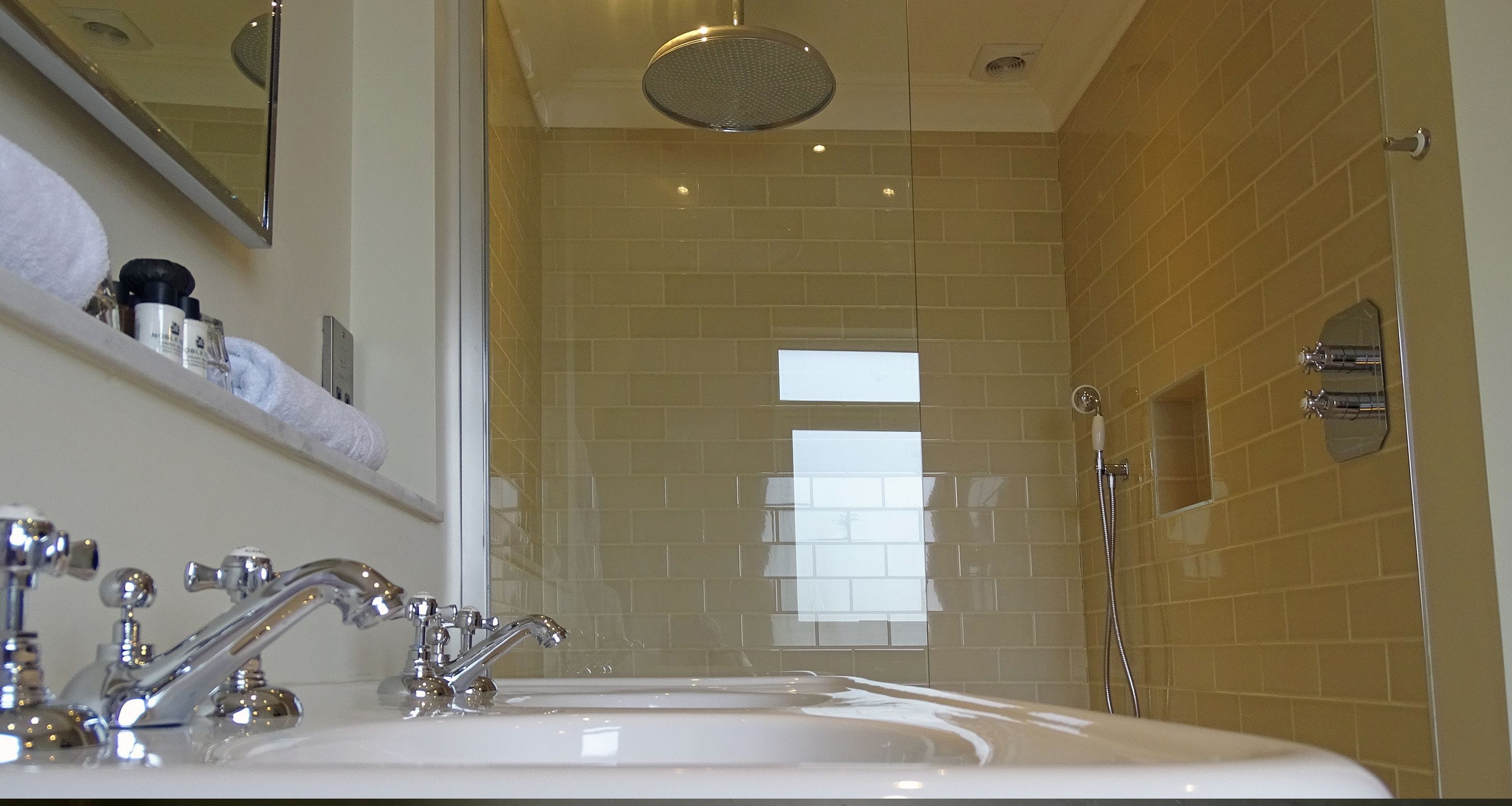 penventon suite | bathroom | free toiletries, hair dryer, towels