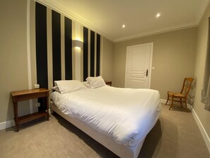 Premium bedding, minibar, in-room safe, individually furnished - La Metairie (Gosnay)