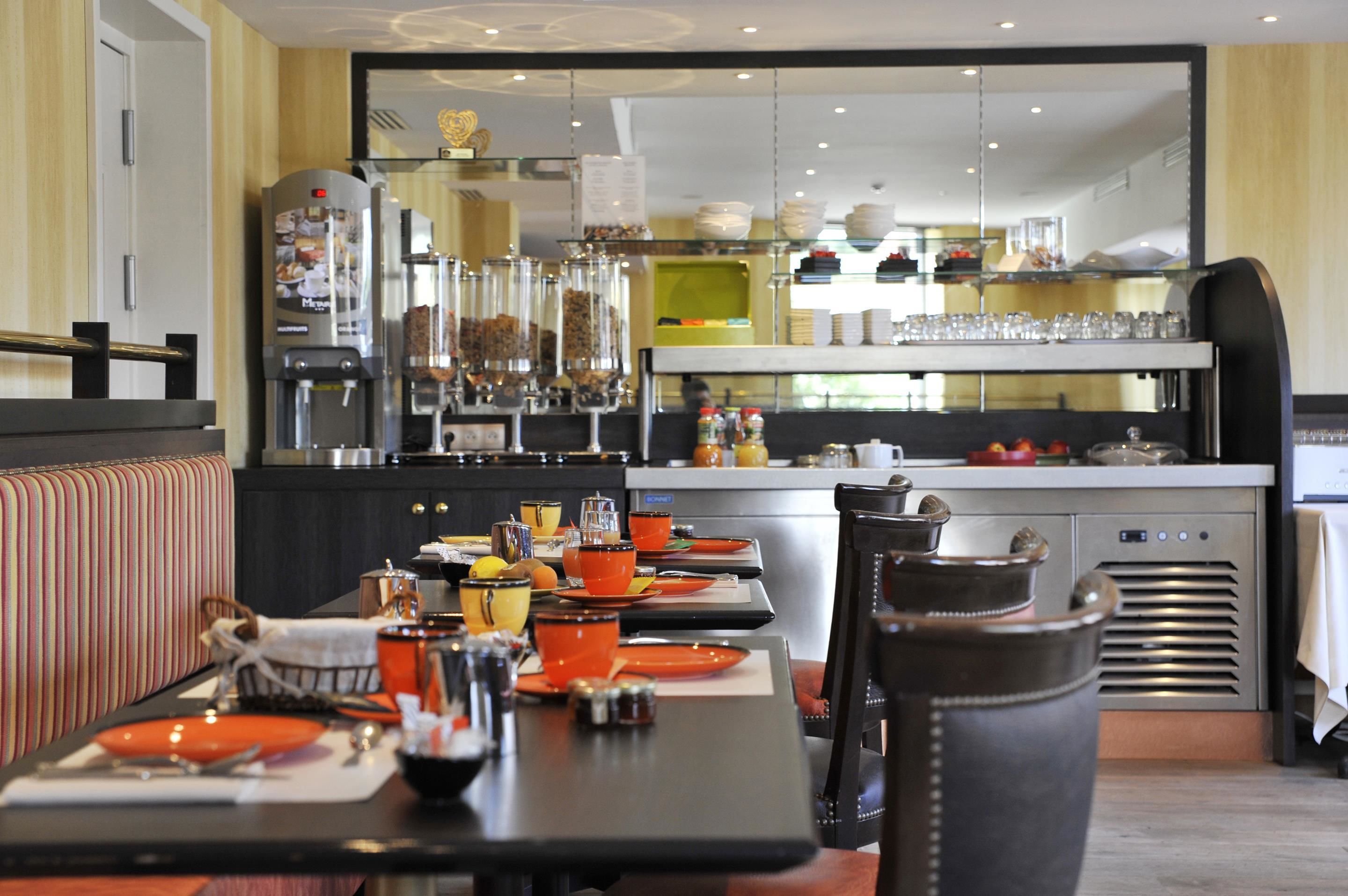 daily buffet breakfast (eur 14.00 per person)