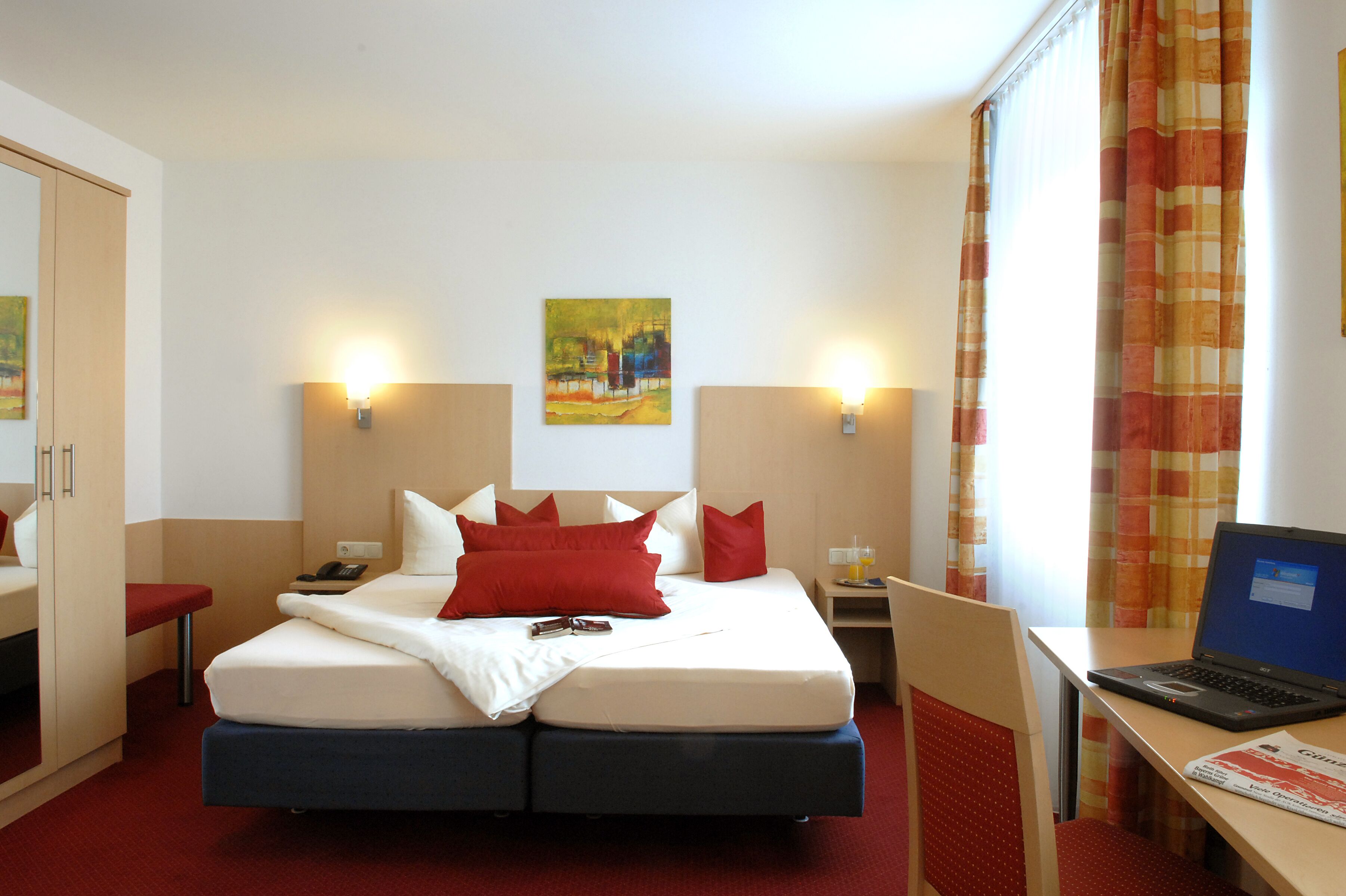 Ropa de cama hipoalergénica, cubrecamas y minibar 