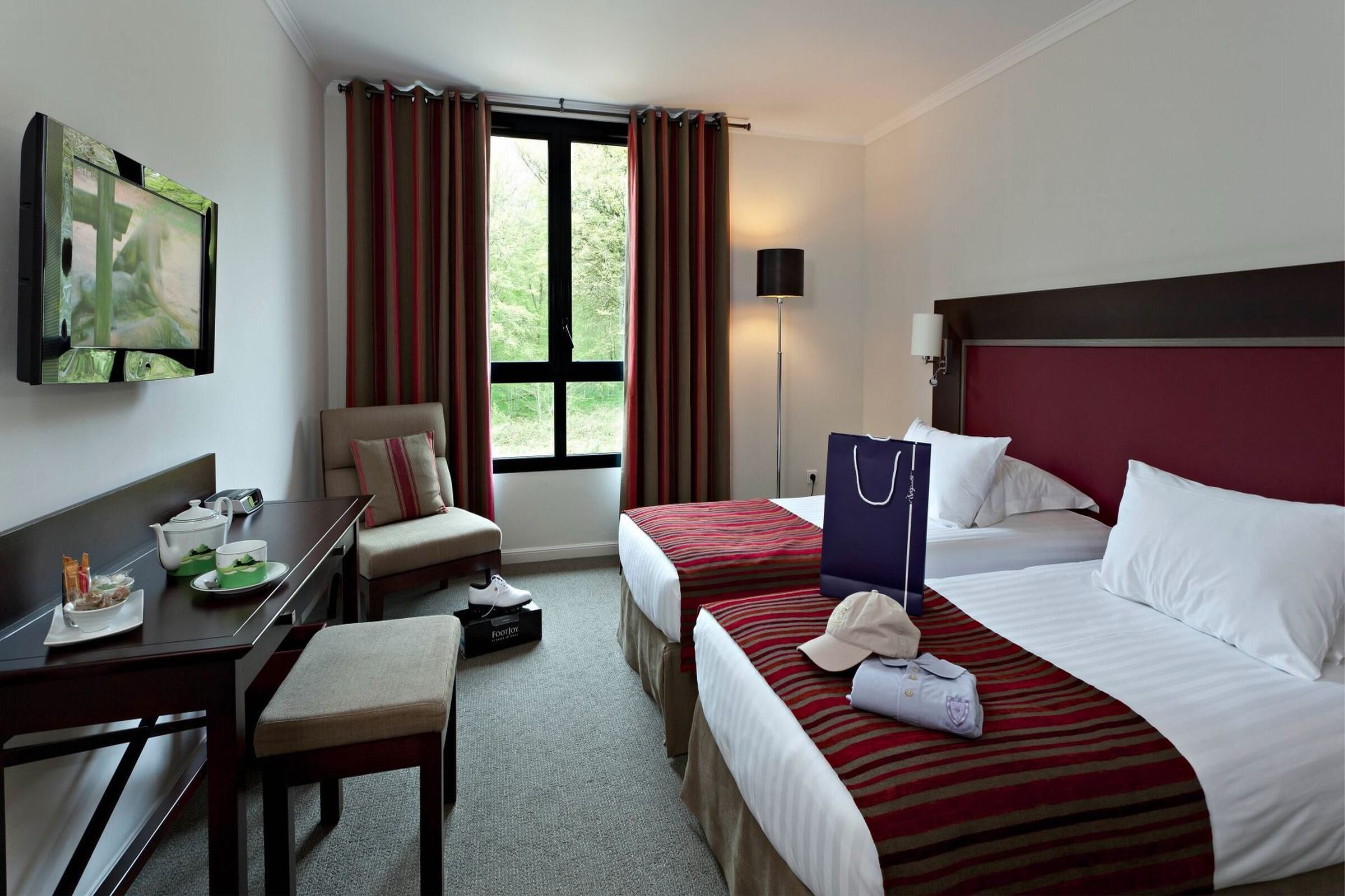 1 bedroom, in-room safe, desk, blackout curtains
