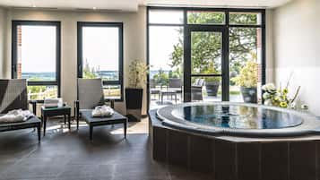 Indoor spa tub