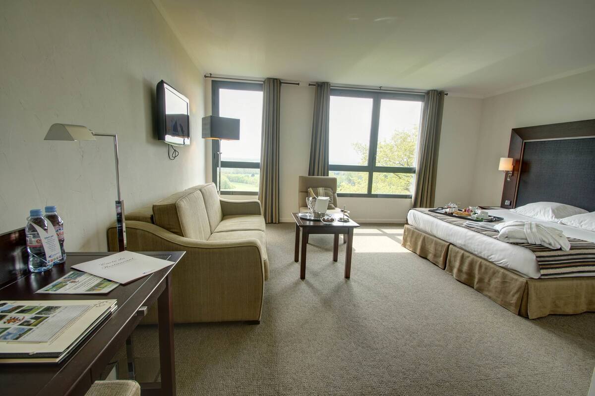 junior suite, 1 king bed, golf view | view from room