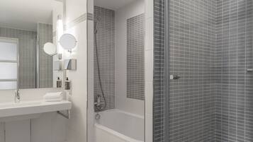 Junior Suite, 1 King Bed, Golf View | Bathroom | Free toiletries, hair dryer, towels