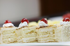 Daily buffet breakfast for a fee - Al Diar Mina (Abu Dhabi)