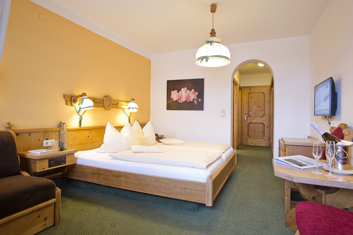 Premium bedding, pillowtop beds, in-room safe, individually furnished