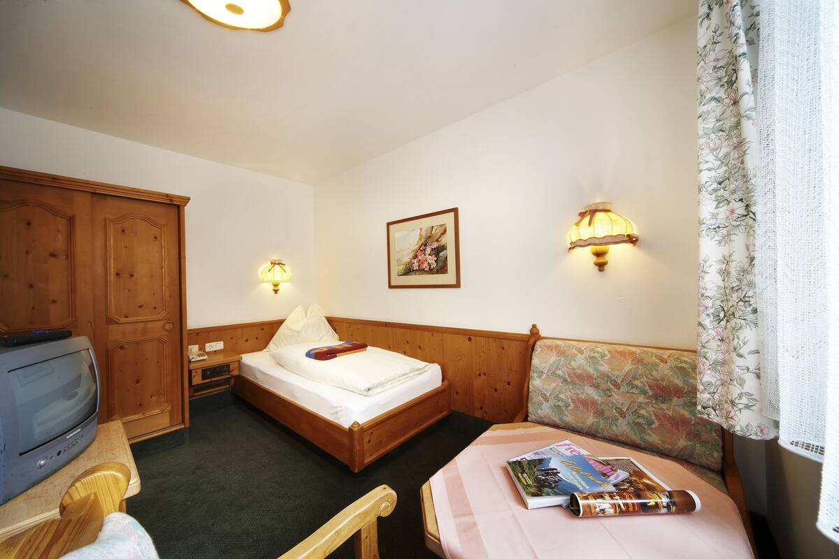 Chambre Simple Standard, 1 lit une place | Literie de qualité supérieure, surmatelas