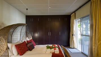 Desk, free rollaway beds, free WiFi