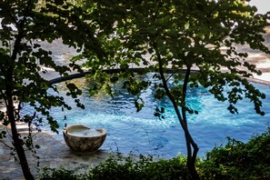 2 piscinas externas, guarda-sóis, espreguiçadeiras