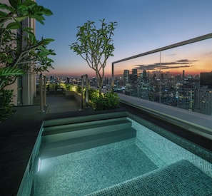 LEGENDARY SUITE, 1 King Size Bed, Club Millésime Access | Terrasse/patio
