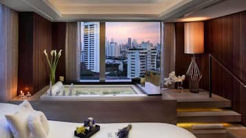 Couples treatment room(s), steam room, body treatments, hydrotherapy
