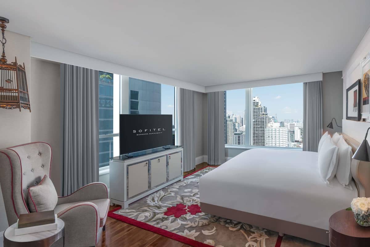 OPERA SUITE, 1 King Size Bed, Spacious Living Room, Club Millésime Access | 1 개의 침실, 고급 침구, 오리/거위털 이불, 셀렉트 컴포트 침대