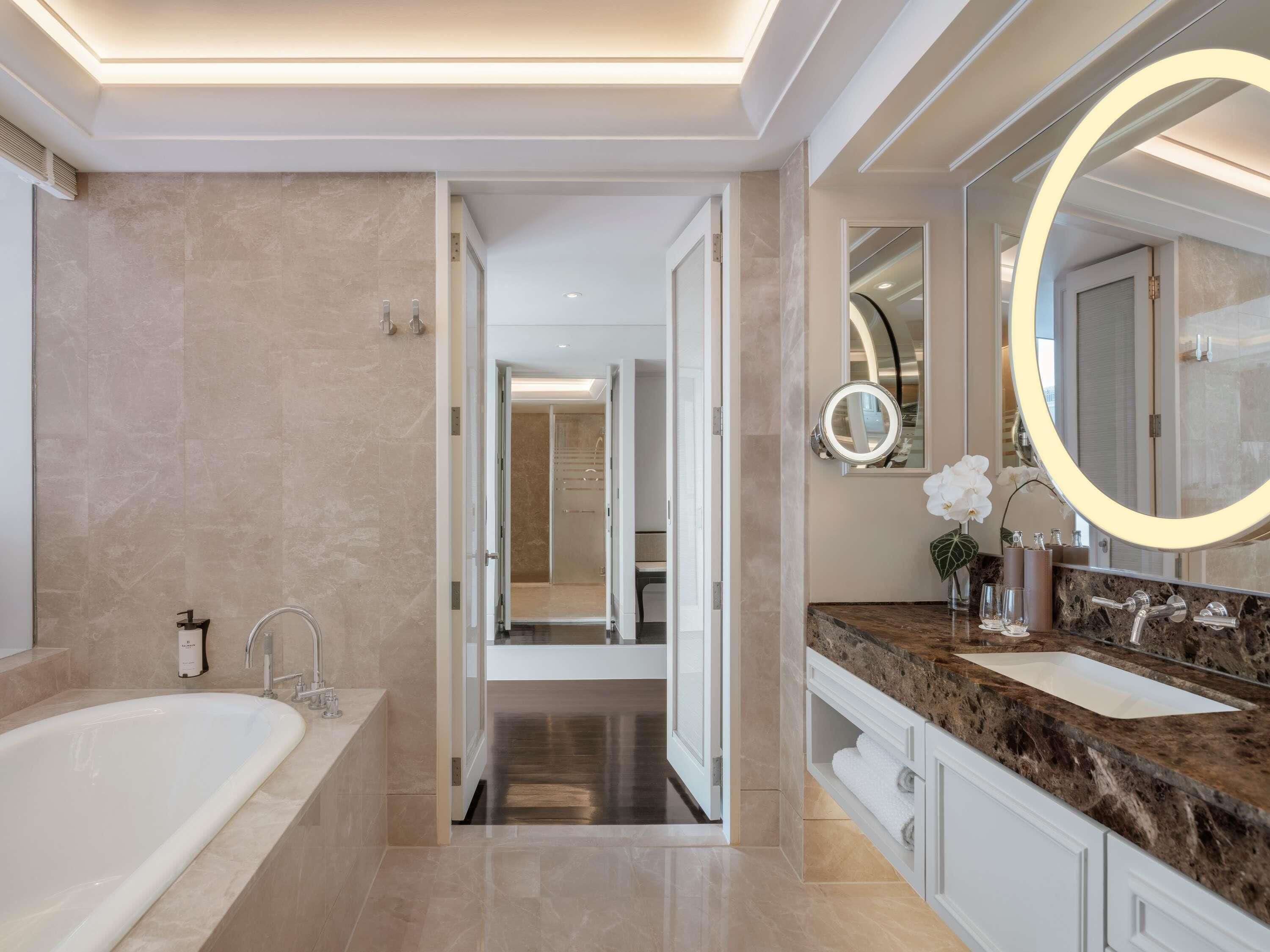 JUNIOR SUITE, 1 King Size Bed, Club Millésime Access | Bathroom | Separate tub and shower, deep soaking tub, rainfall showerhead