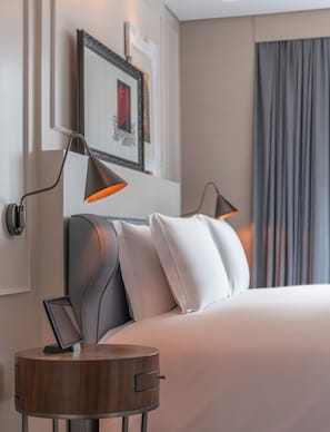 1 bedroom, premium bedding, down comforters, Select Comfort beds