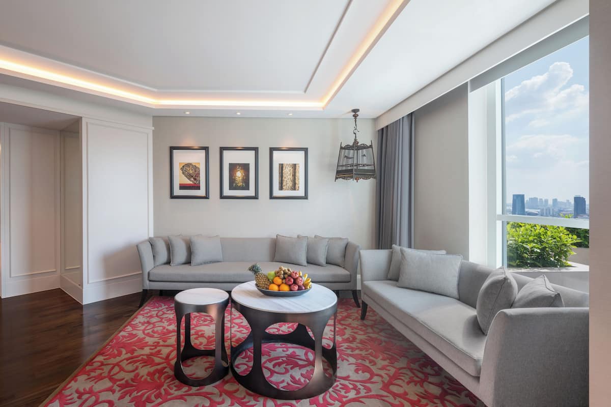 LEGENDARY SUITE, 1 King Size Bed, Club Millésime Access | 1 bedroom, premium bedding, down duvets, Select Comfort beds