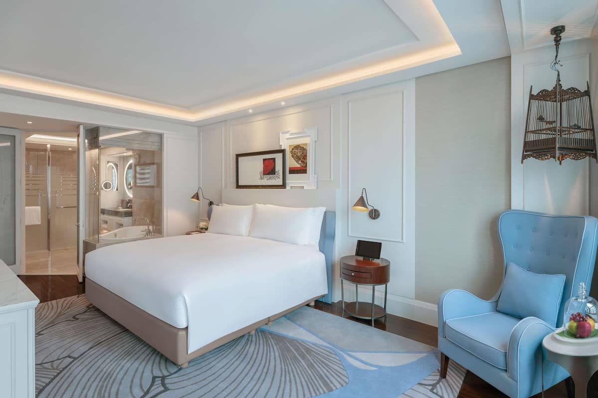 LUXURY ROOM, 1 King Size Bed | Literie de qualité supérieure, couette en duvet d'oie