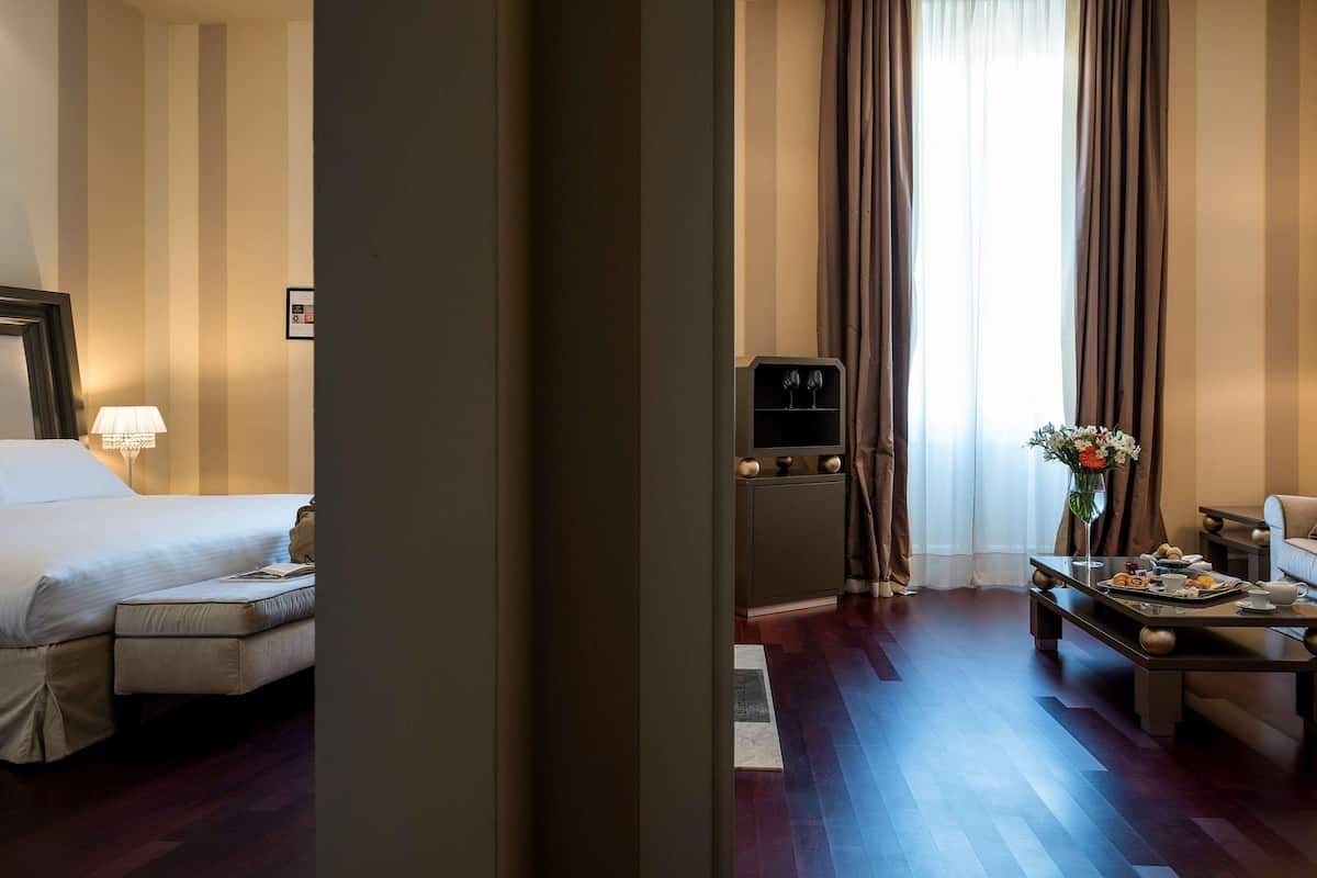 Minibar, in-room safe, desk, blackout drapes