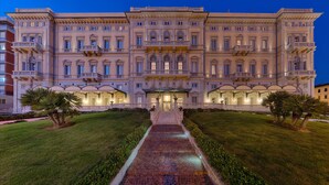 Front of property - Grand Hotel Palazzo Suite & Spa (Livorno)