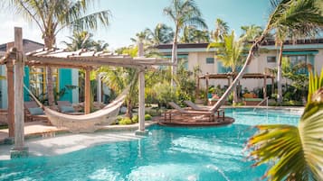 2 piscinas al aire libre, camas de piscina gratis