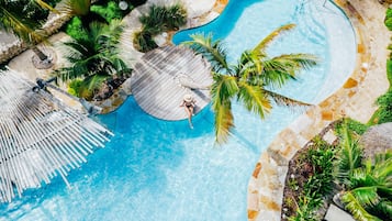 2 outdoor pools, free pool cabanas, pool loungers