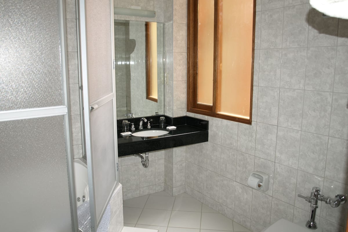 rainfall showerhead, free toiletries, hair dryer, bidet