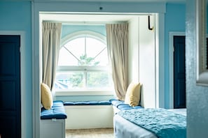 10 - The Garret room | 고급 침구, 각각 다르게 가구 비치, 다리미/다리미판, 무료 WiFi