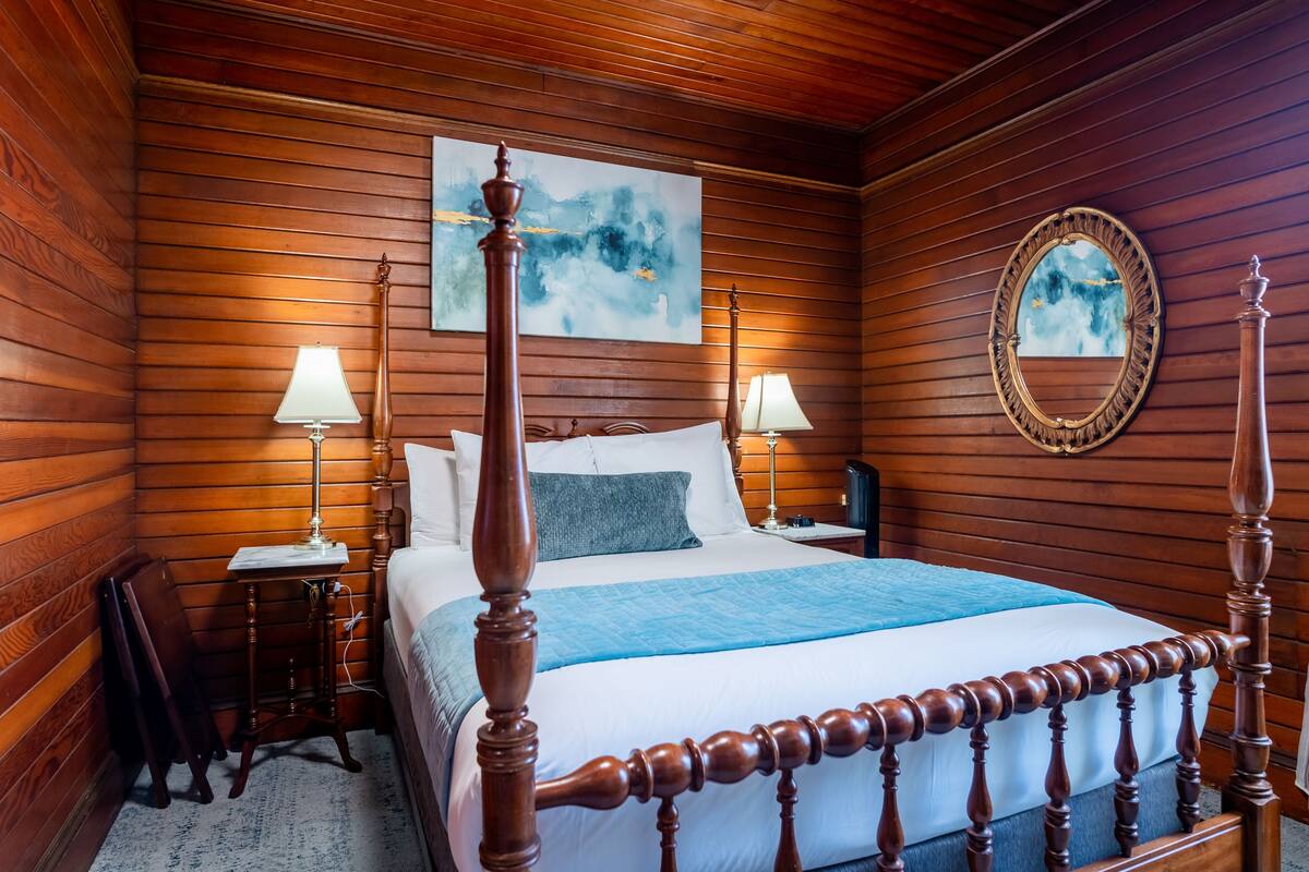 9 - emma room | 1 bedroom, premium bedding, individually furnished, iron/ironing board