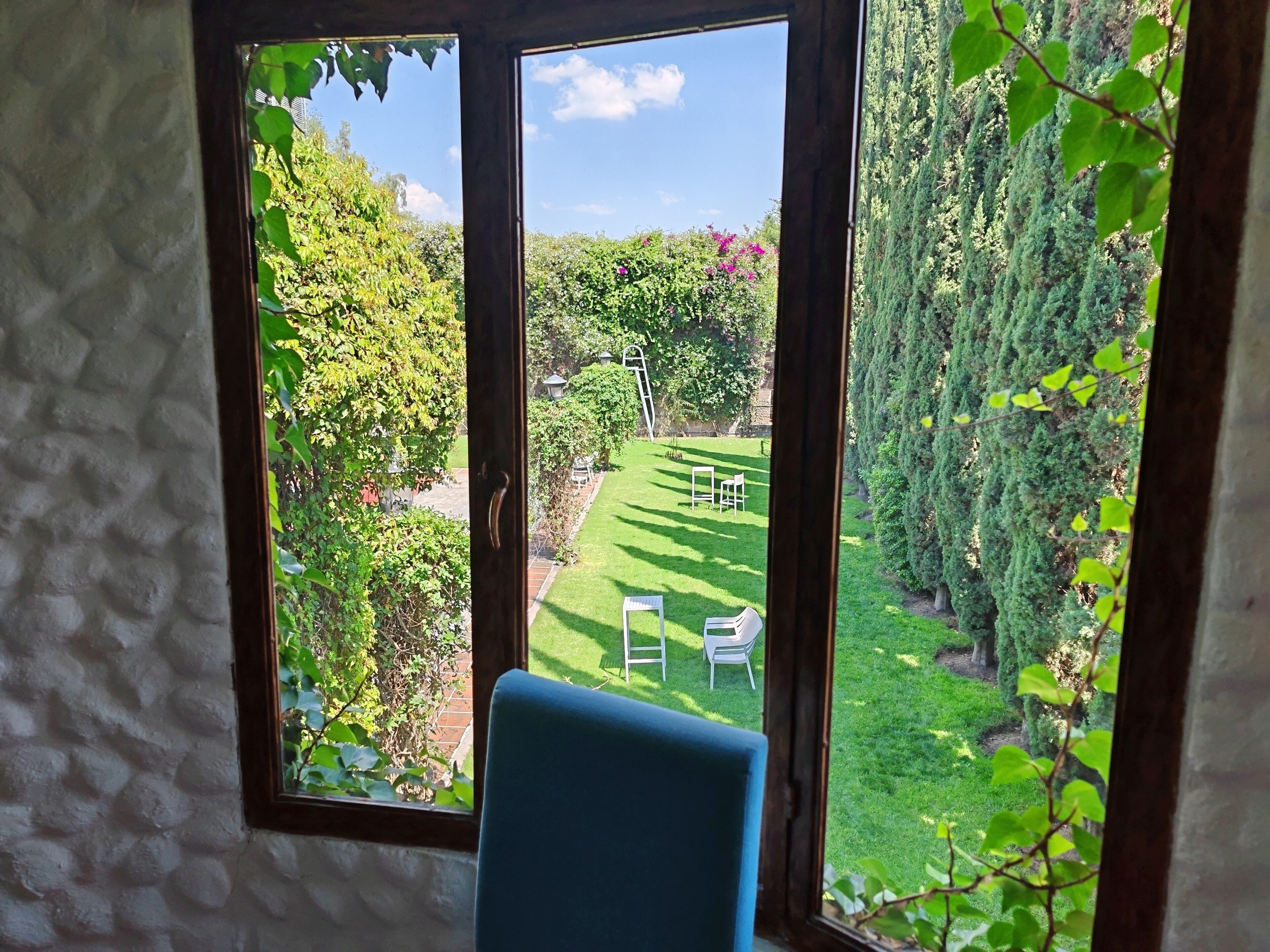 classic room, 1 queen bed, pool view | iron/ironing board, free wifi