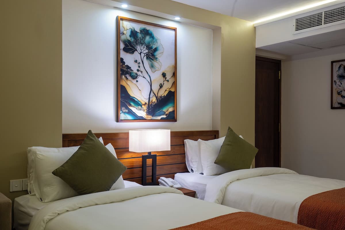 Premium Twin Room | 1 bedroom, Egyptian cotton sheets, premium bedding, minibar