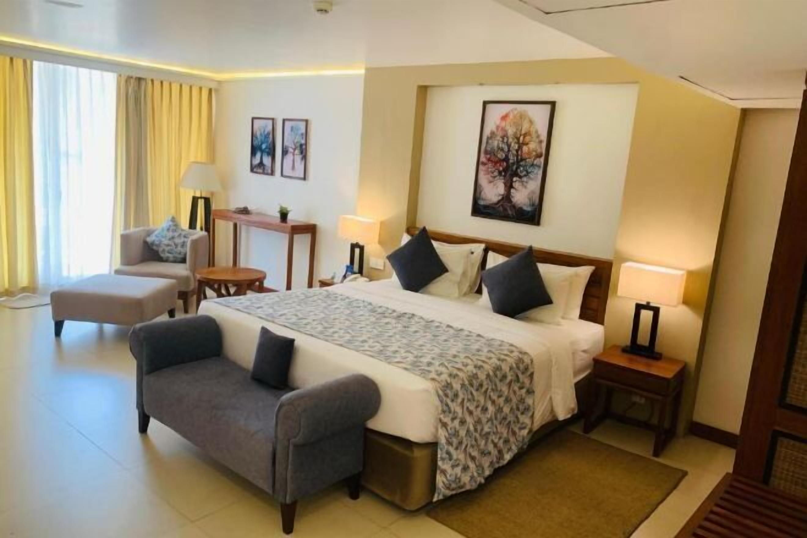 Egyptian cotton sheets, premium bedding, minibar, in-room safe