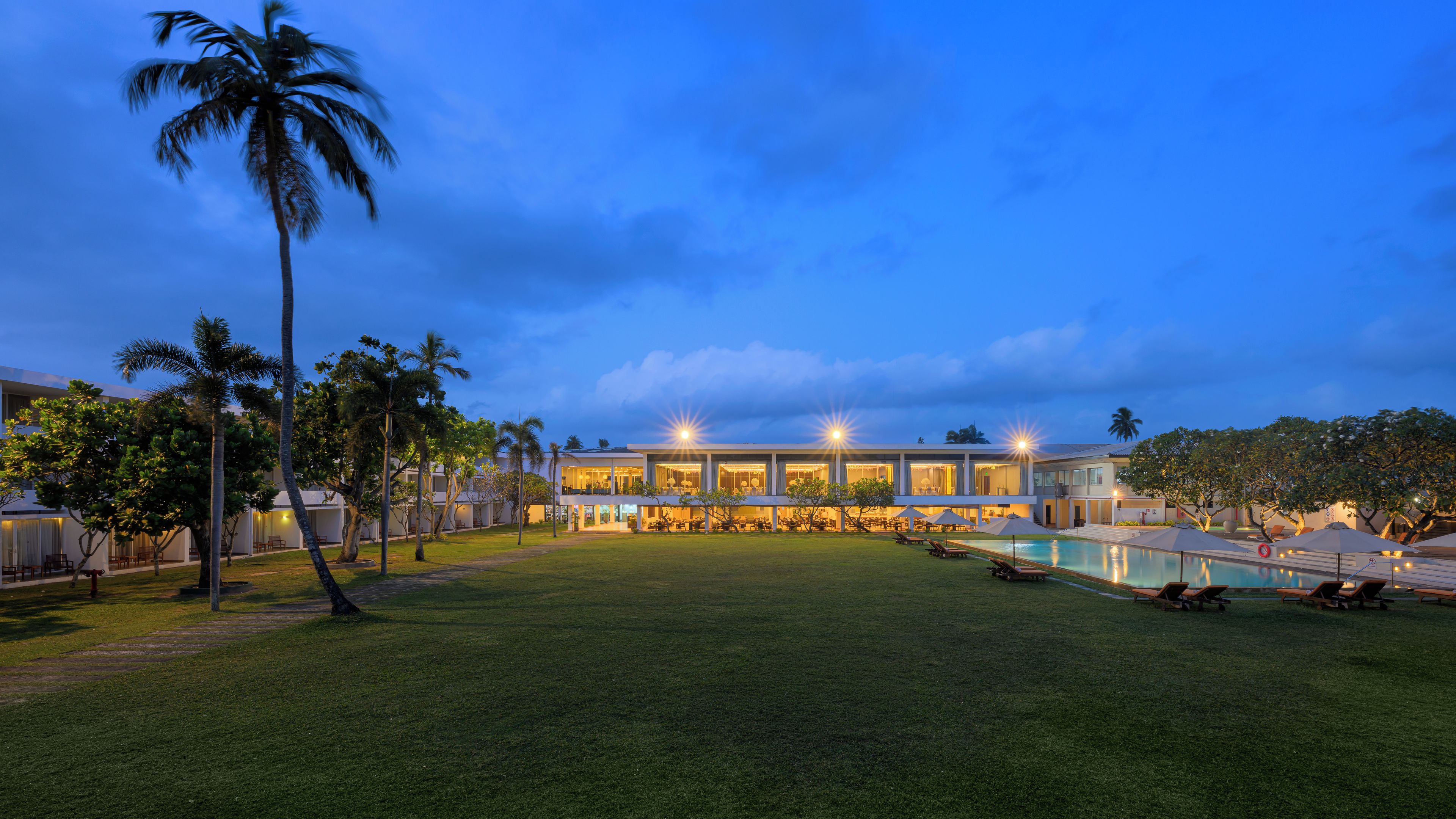 المنشأة من الخارج