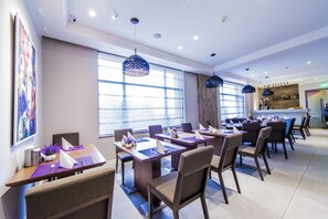 Food court