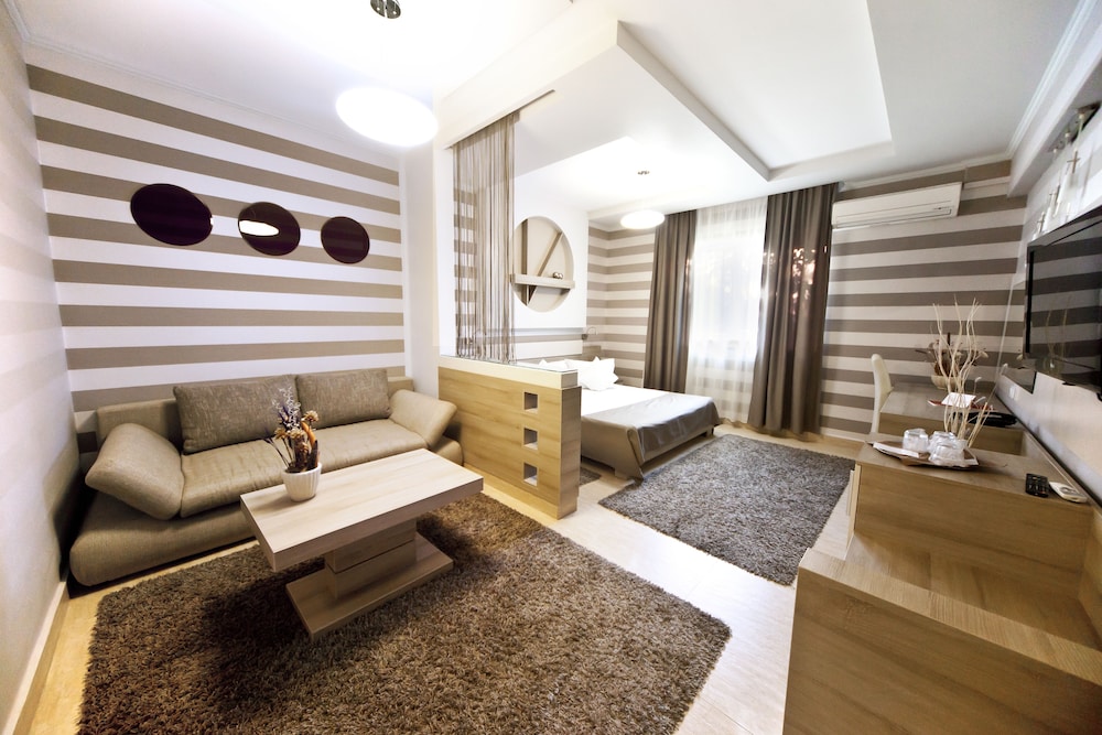 Hotel Confort by null