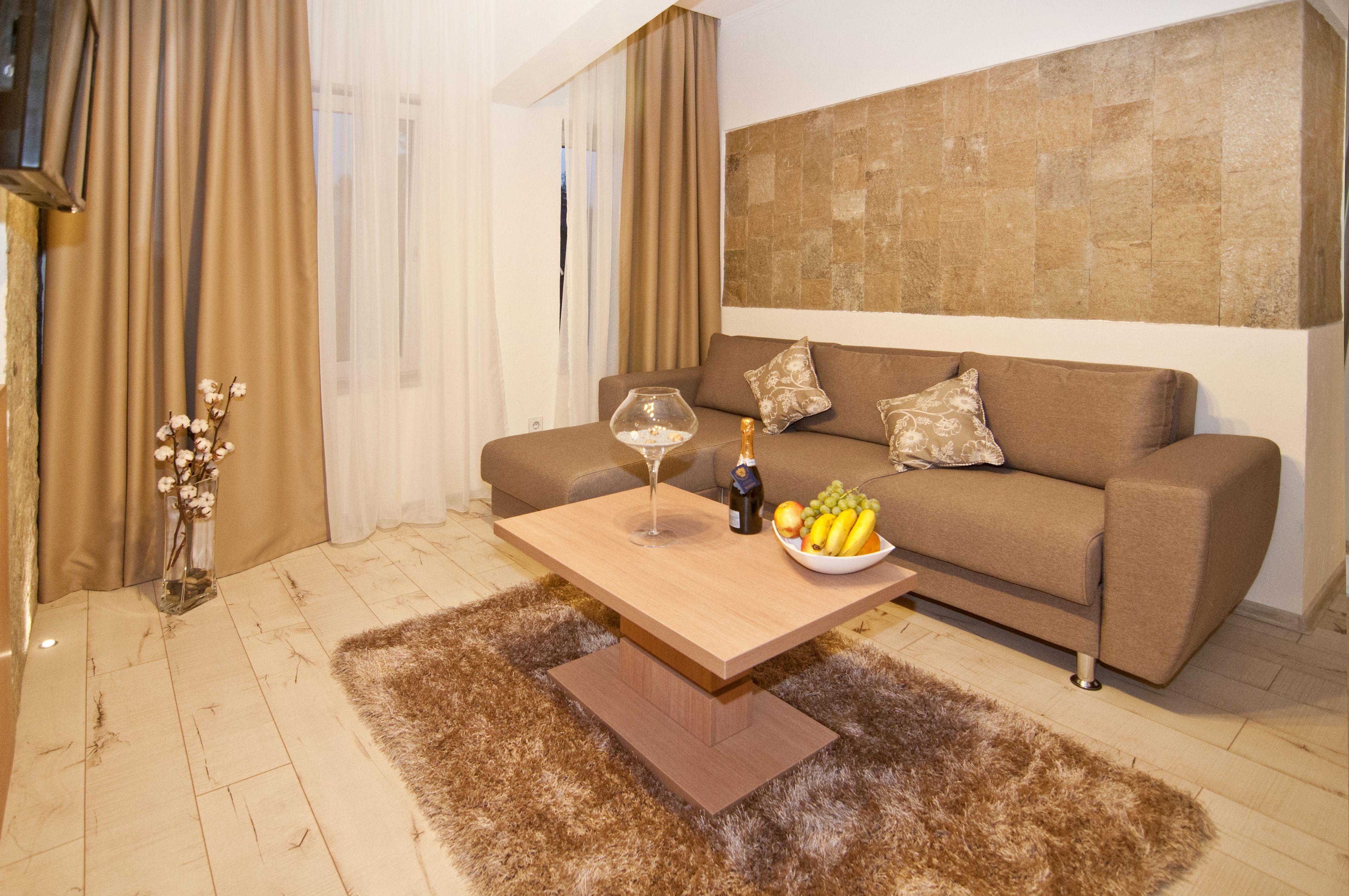 suite | living area | tv