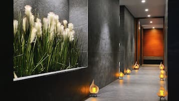Couples treatment rooms, sauna, hot tub, steam room, body treatments