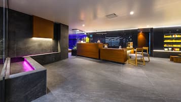 Behandlungsräume für Paare, Sauna, Whirlpool, Dampfbad